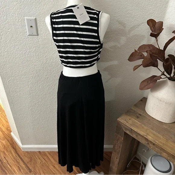 A.L.C BLACK WHITE SPRIPE SLEEVELESS SIDE CUT OUT JERSEY DRESS size small